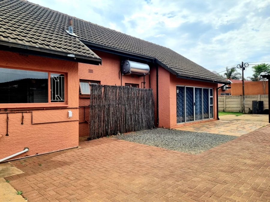 3 Bedroom Property for Sale in Lindene Northern Cape